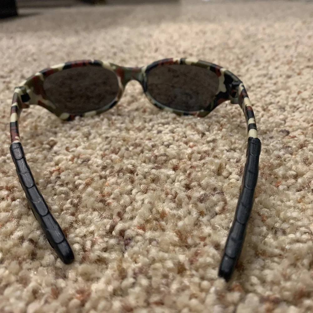 Kid's sunglasses